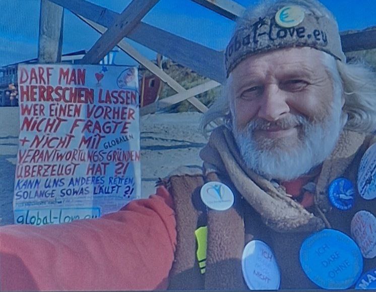 SYLT-STRAND-AKTION 2 - ÖFF VOR PLAKAT.jpg